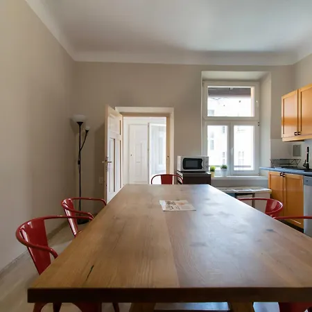 Prestige Location Pijarska Street *