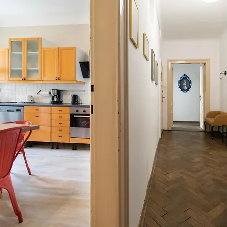 Prestige Location Pijarska Street