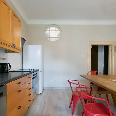 Prestige Location Pijarska Street *