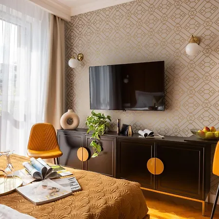 Feniks Fragola Main Square Apartment
