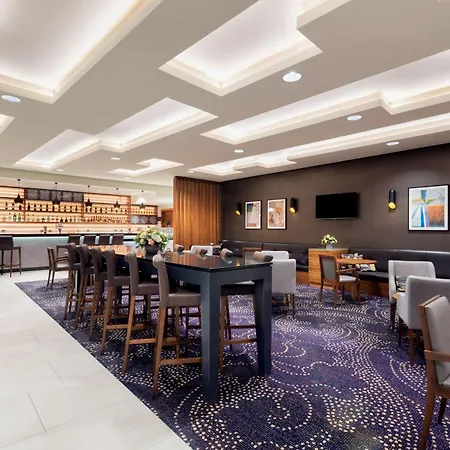 Doubletree By Hilton Hotel&convention Center