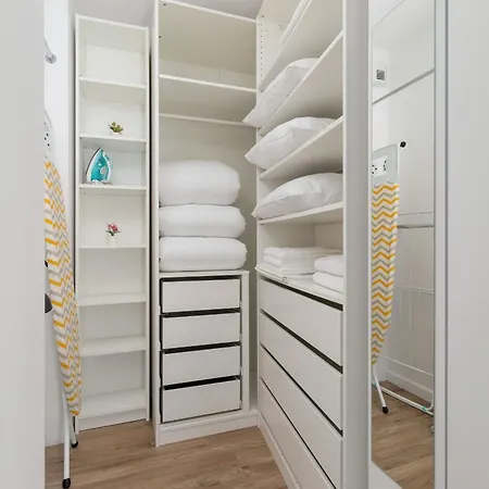 Modern Suitable For Remote Work With Balcony & Parking By Renters * Krakow