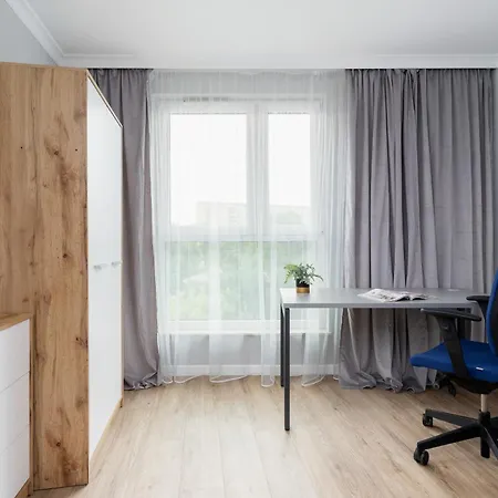 Apartment Modern Suitable For Remote Work With Balcony & Parking By Renters *