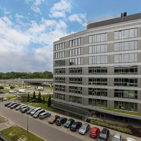 Apartment Modern Suitable For Remote Work With Balcony & Parking By Renters *