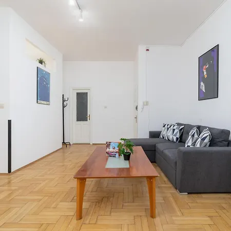 Heart Of The City Market Square Cracow By Renters *