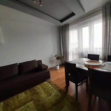 A Beautiful, Modern, Air-conditioned And Furnished 3-room Apartment *