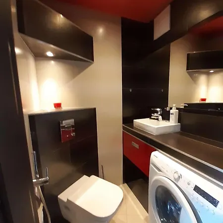 Apartment A Beautiful, Modern, Air-conditioned And Furnished 3-room