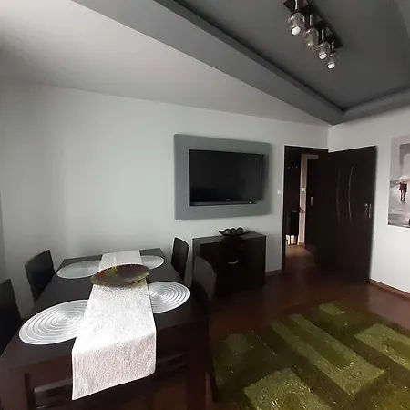 Apartment A Beautiful, Modern, Air-conditioned And Furnished 3-room Krakow