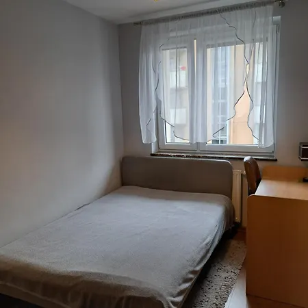 Apartment A Beautiful, Modern, Air-conditioned And Furnished 3-room Krakow