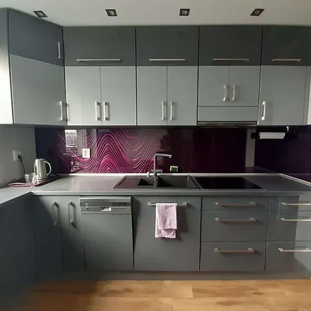 A Beautiful, Modern, Air-conditioned And Furnished 3-room Apartment