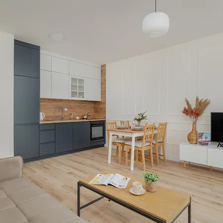 Cozy Orawska With Balcony By Renters * クラクフ