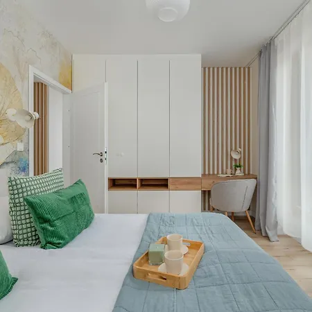 Cozy Orawska With Balcony By Renters アパート