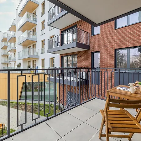 Cozy Orawska With Balcony By Renters * クラクフ