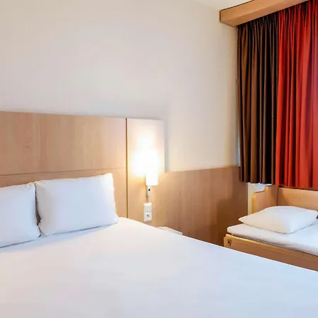 Ibis Stare 3*