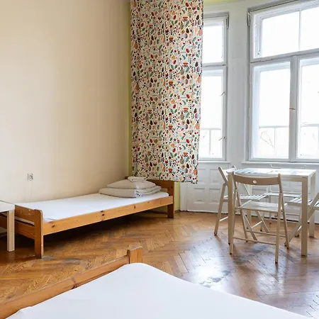 Hostal Trzy Kafki Private