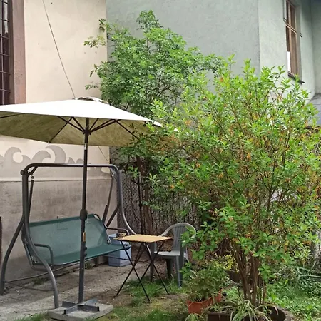 Hostal Retro & Garden