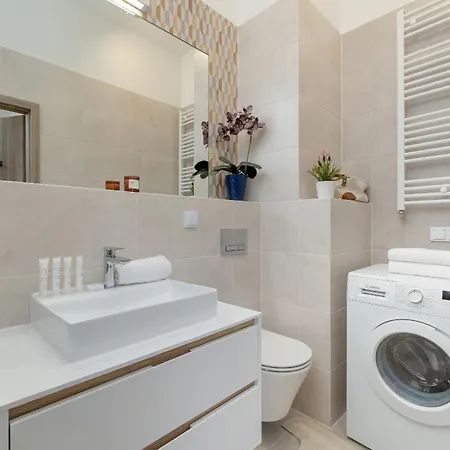 Luxury Near The Center Of Cracow By Renters Prestige アパート クラクフ