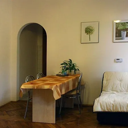 Aparthotel Maria 2*