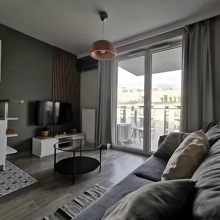 White Swan Apartment *