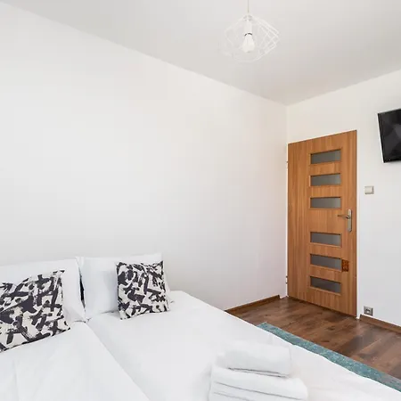 Stojalowskiego 3-bedroom Apartment
