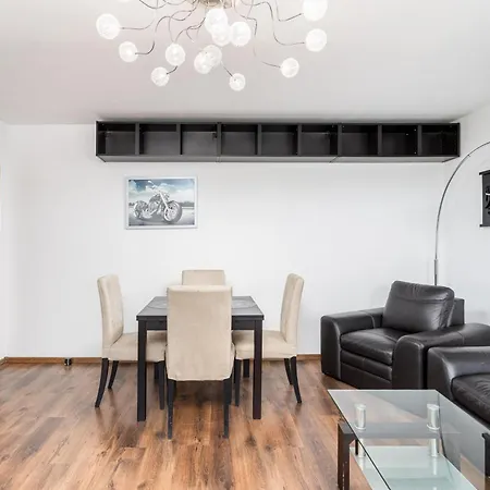 Stojalowskiego 3-bedroom Apartment Krakow