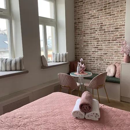 Apartment Royal Rose - Old Town *