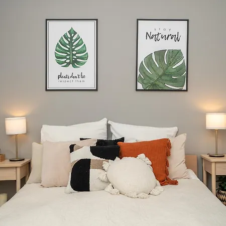 Sleeping In Main Market Apartment