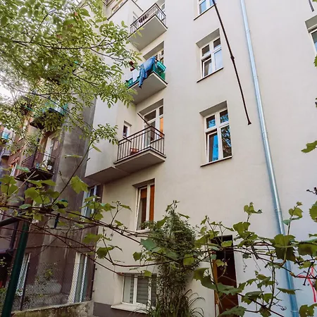 Rzeszowska 5 Apt. 3 * Kraków