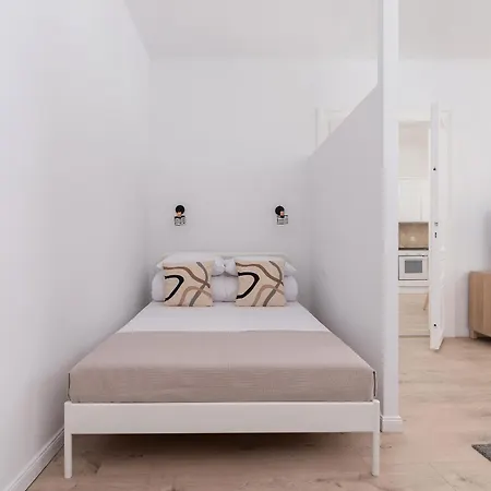 1 - Bedroom - Powisle 2 Apartment *