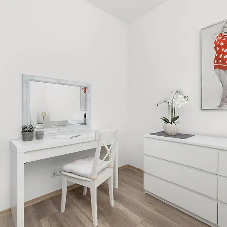 Nowoczesny & Klimatyzowany Z Parkingiem By Renters Apartment Krakow