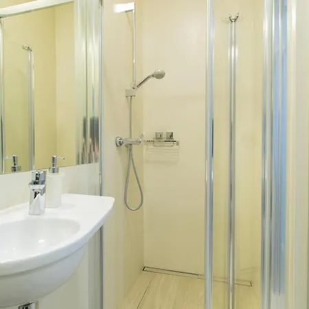 Compact Slowackiego Avenue Apartment *
