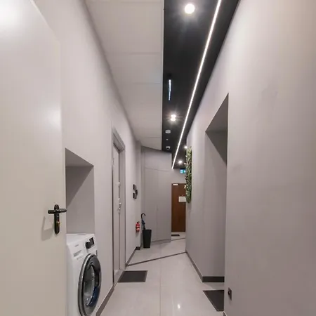 Apartment Compact Slowackiego Avenue