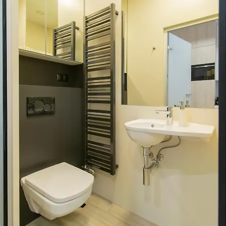 Compact Slowackiego Avenue Apartment *