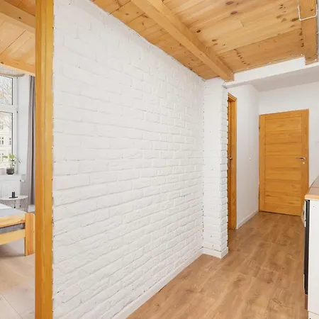 3-bedroom - 51 Dietla Street *
