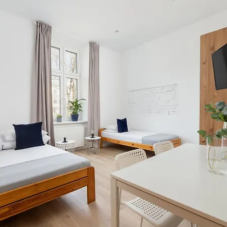 3-bedroom - 51 Dietla Street Apartment *