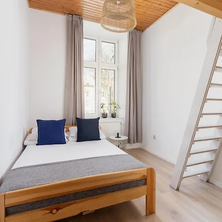 3-bedroom - 51 Dietla Street *