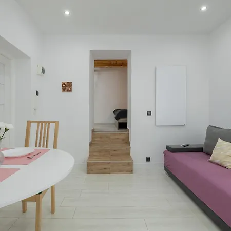 Apartment By Renters