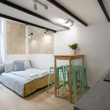 Center, Modern, Quiet Place By Homeclick Apartment *