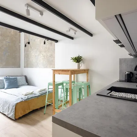 Center, Modern, Quiet Place By Homeclick Apartment *