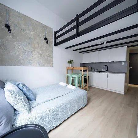 Center, Modern, Quiet Place By Homeclick Apartment *