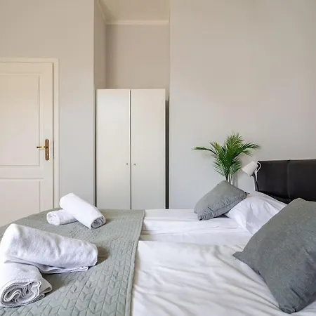 Florianska Gate Luxury Aparthotel 2*