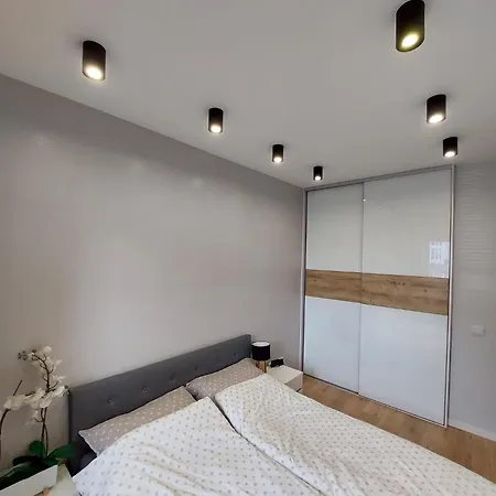 Place4you Апартаменты *