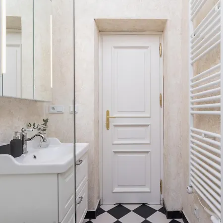 Apartment 3-bedroom - Rejtana 10 *