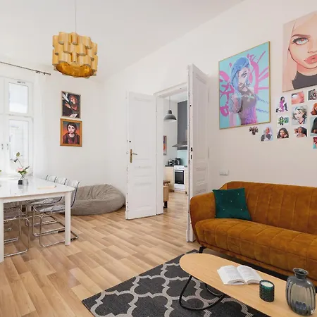 Family In Downtown Cracow By Rent Like Apartment
