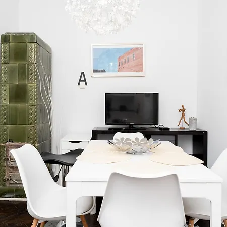 Old Town Spacious Apartment *