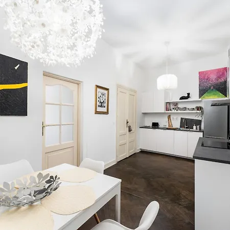 Old Town Spacious Apartment Krakow