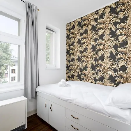 Old Town Spacious Apartment *