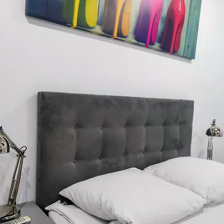 Mirror Gold & Grey Apartment Krakow