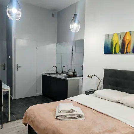 Apartment Mirror Gold & Grey *