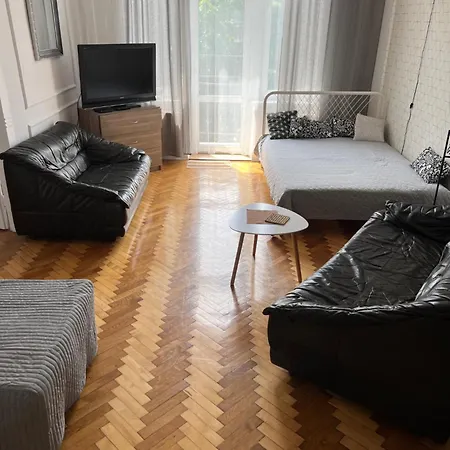 Large Next To Main Station - 85 M2 Krakow